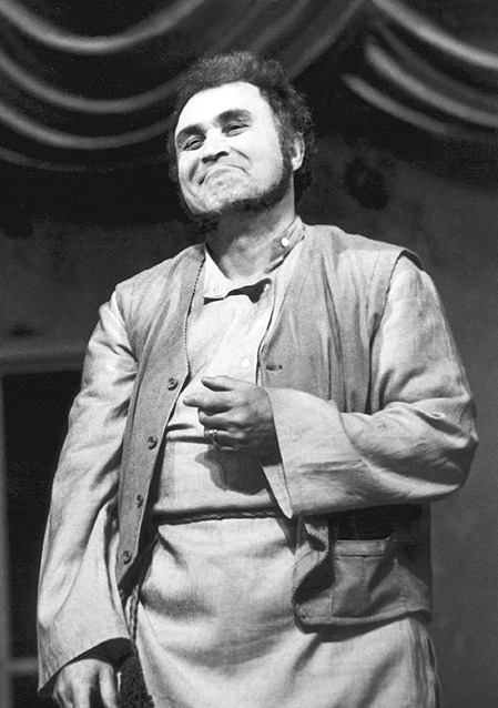 Н.И. Дунаев Залешин («Җимерелгән бәхет», А.Н. Островский) ролендә