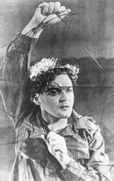 Н.К. Даутов Җәлил ролендә («Җәлил», Н.Җиһанов)